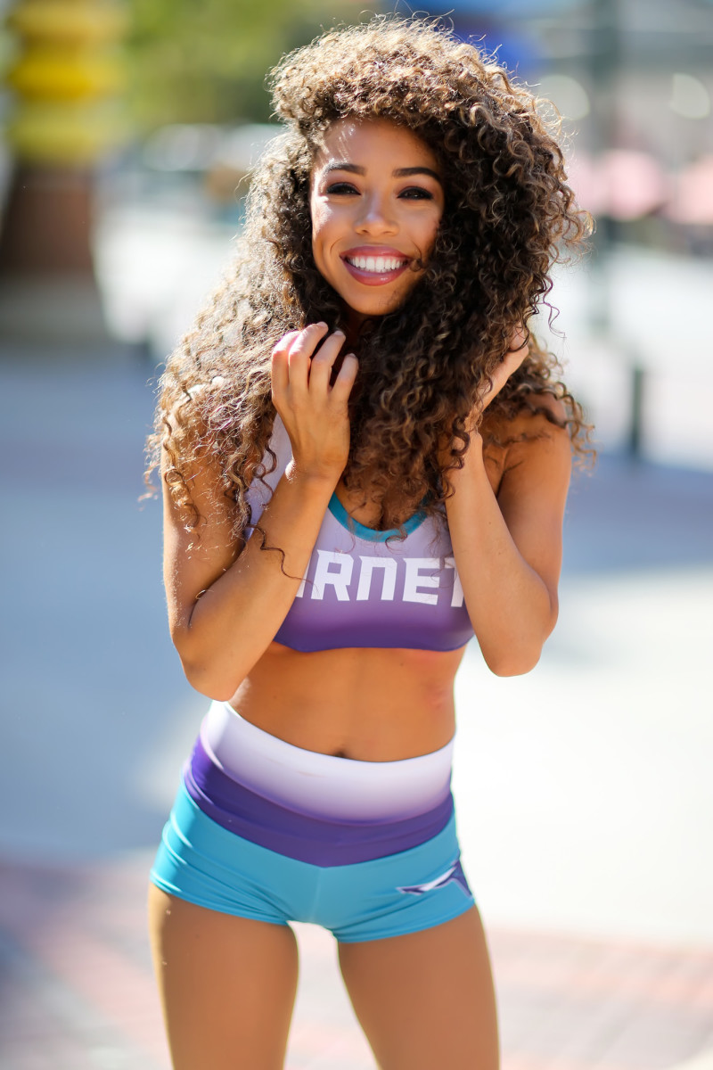 alexis-charlotte-honeybeesWY7_8287.jpg